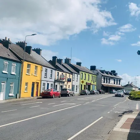 Station House Semesterbostad *